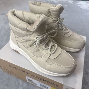 Eddie Bauer BALASANA Quilted Upper Tan Winter Boot Women's Size 8 NWB